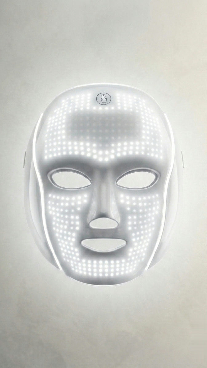 Mascarilla LED Lumeska en modo Blanco — presencia total
